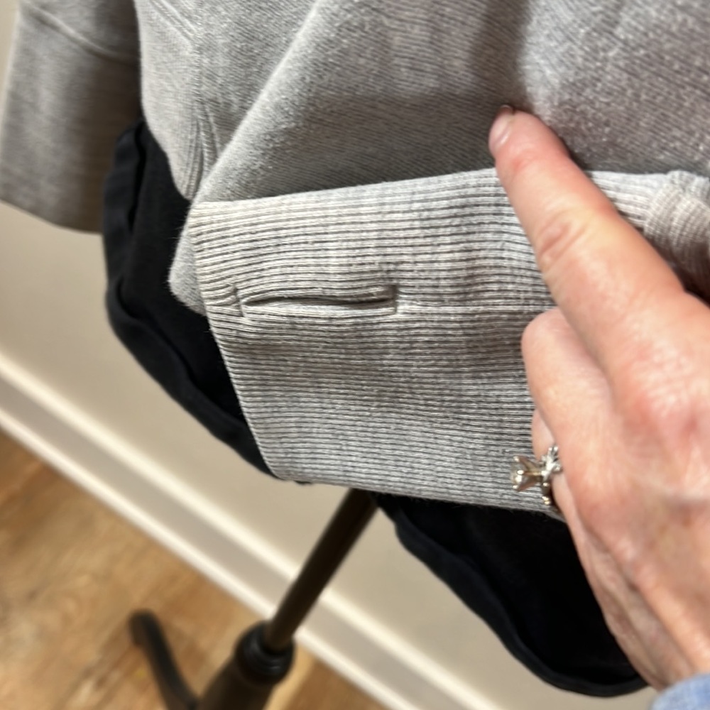 Mountain Hardware Cream Neutral Pullover Crewneck… - image 3